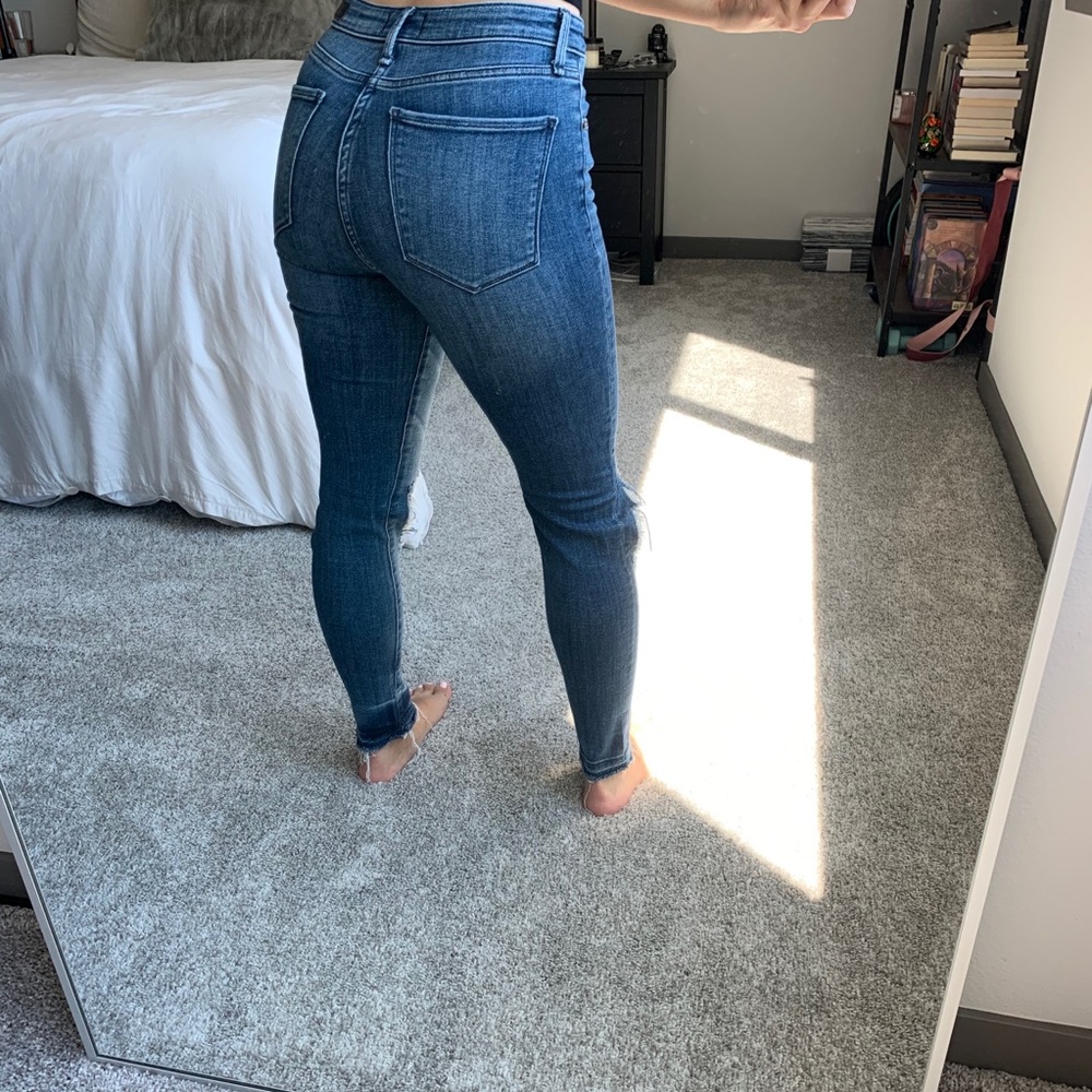 A&F Distressed Denim - High rise skinny jeans